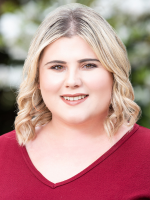 Amanda McCracken-Roberts Headshot