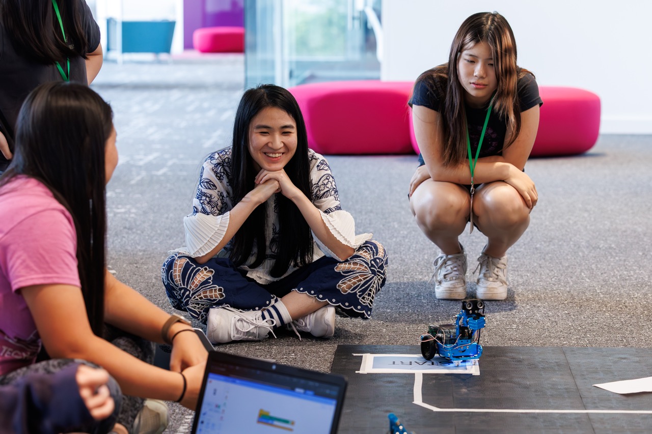 Virginia Tech UPWARDS TechTrek Summer Camp exposes high school students to excitement of engineering